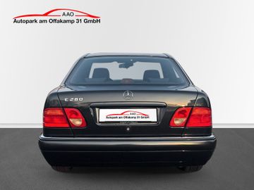 Mercedes E 280 - 5