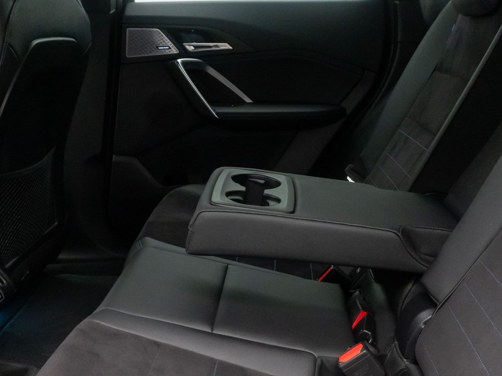 Fahrzeugabbildung BMW X1 xD30e M Sport 360&deg;HUD DAB H/K ACC Komfort LED