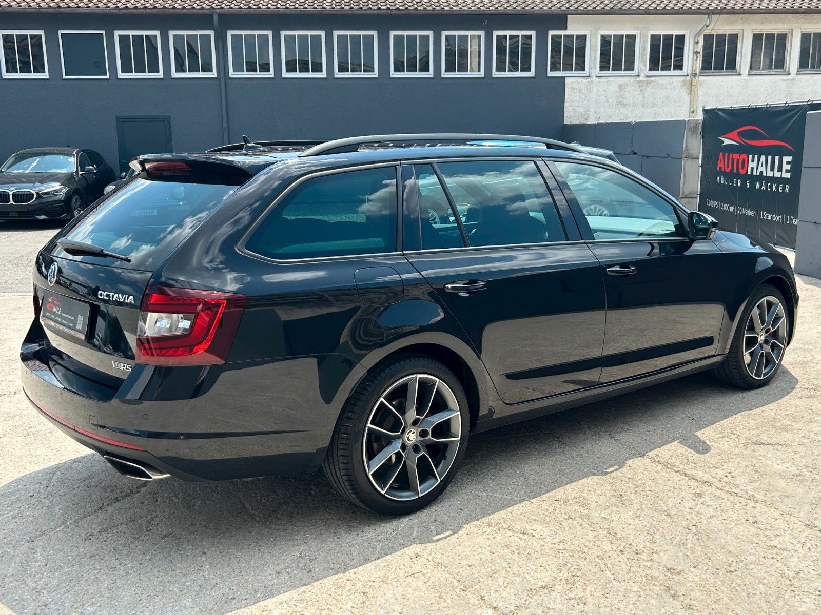 Fahrzeugabbildung SKODA Octavia Combi RS 2.0 TSI DSG