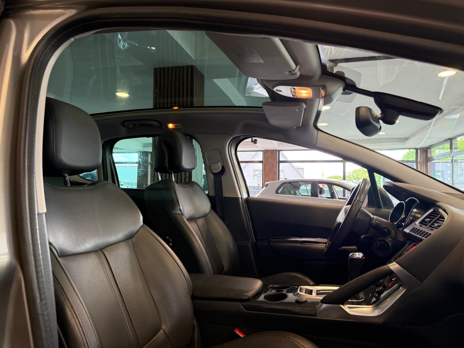 Peugeot 3008 Allure AUTOMATIK!! LEDER/PANORAMADACH/XENON
