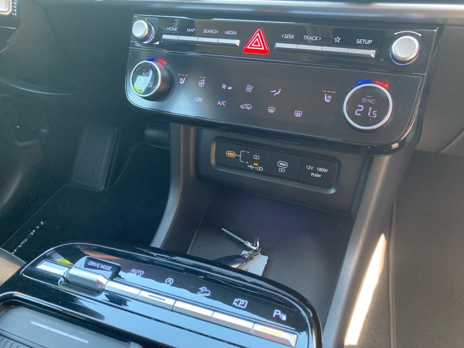 Fahrzeugabbildung Hyundai TUCSON 1.6 T-GDI 7-DCT Trend Mild-Hybrid LED