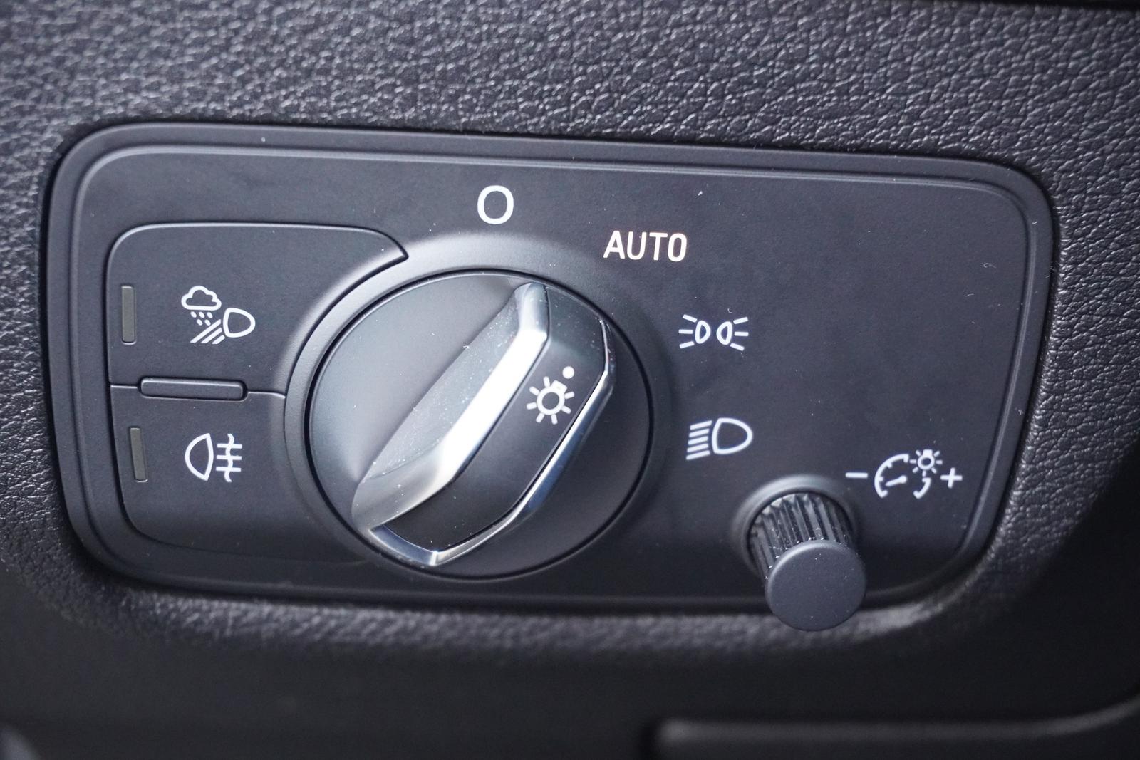 Audi Q2 35 1.5 TFSI S line LED Navi Sitzheizung AHK