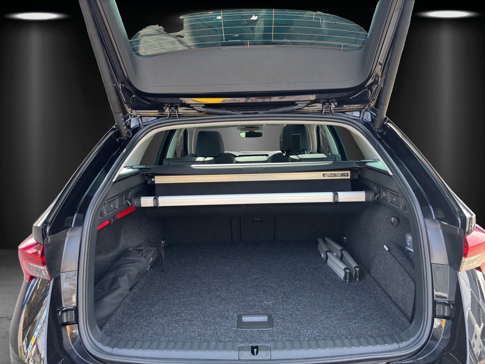 Fahrzeugabbildung SKODA Octavia Combi Balance 1,5TSI110kW DSG/AHK/Stahzg