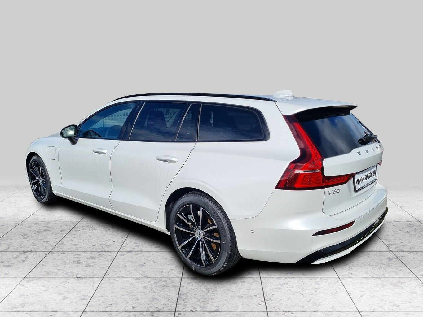 Volvo V60 T6 PLUS DARK DEAL 588 EURO imagem 3