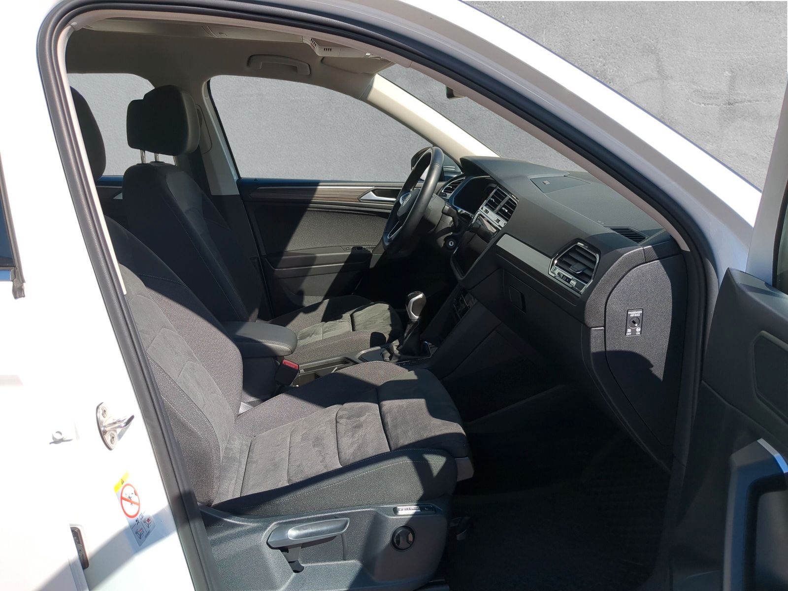 Fahrzeugabbildung Volkswagen Tiguan Allspace 1.5 TSI Life Kamera HuD SHZ AppC