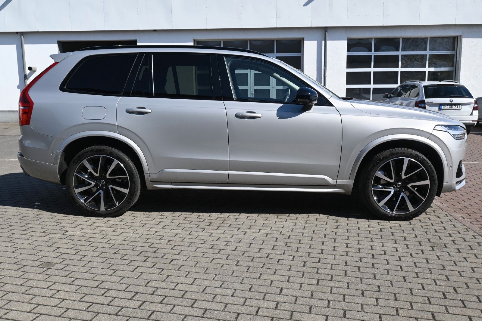 Fahrzeugabbildung Volvo XC90 B5 D AWD Dark*STDHZG*PANO*360°*