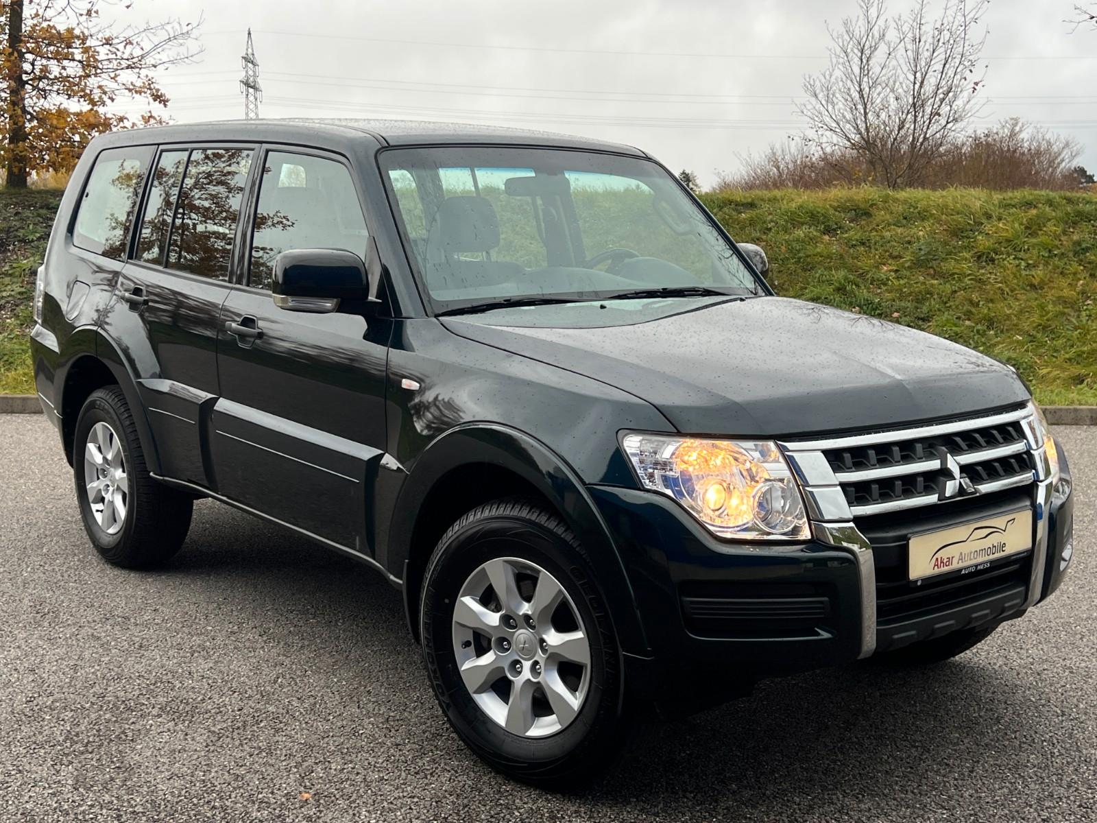 Mitsubishi Pajero 3.2 DI-D Aut.*7-Sitzer *nur 34.000KM *AHK