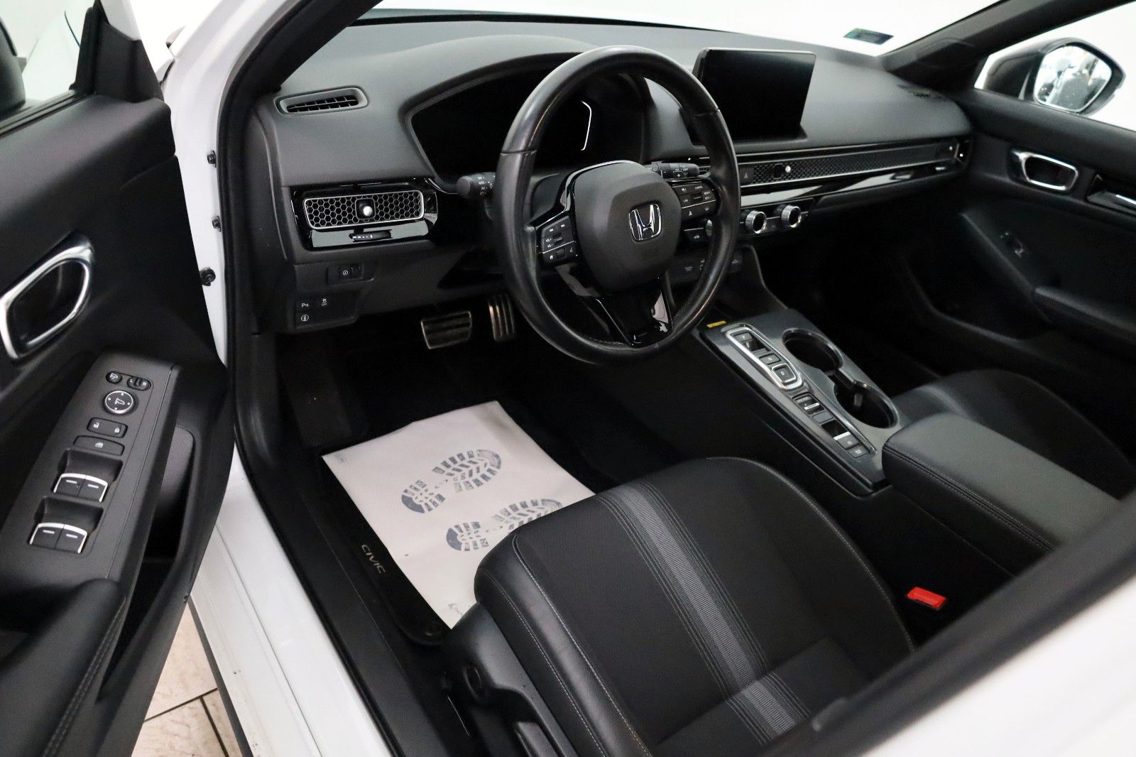 Fahrzeugabbildung Honda Civic Lim. e:HEV Sport,Carbon Style ,CarPlay,ACC