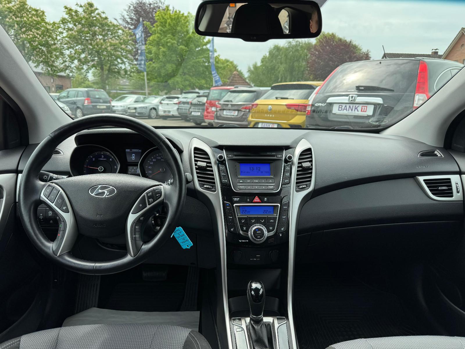 Hyundai i30 1,6L AUTOMATIK/AHK/TÜV/KLIMA/TEMPOMAT/MFL