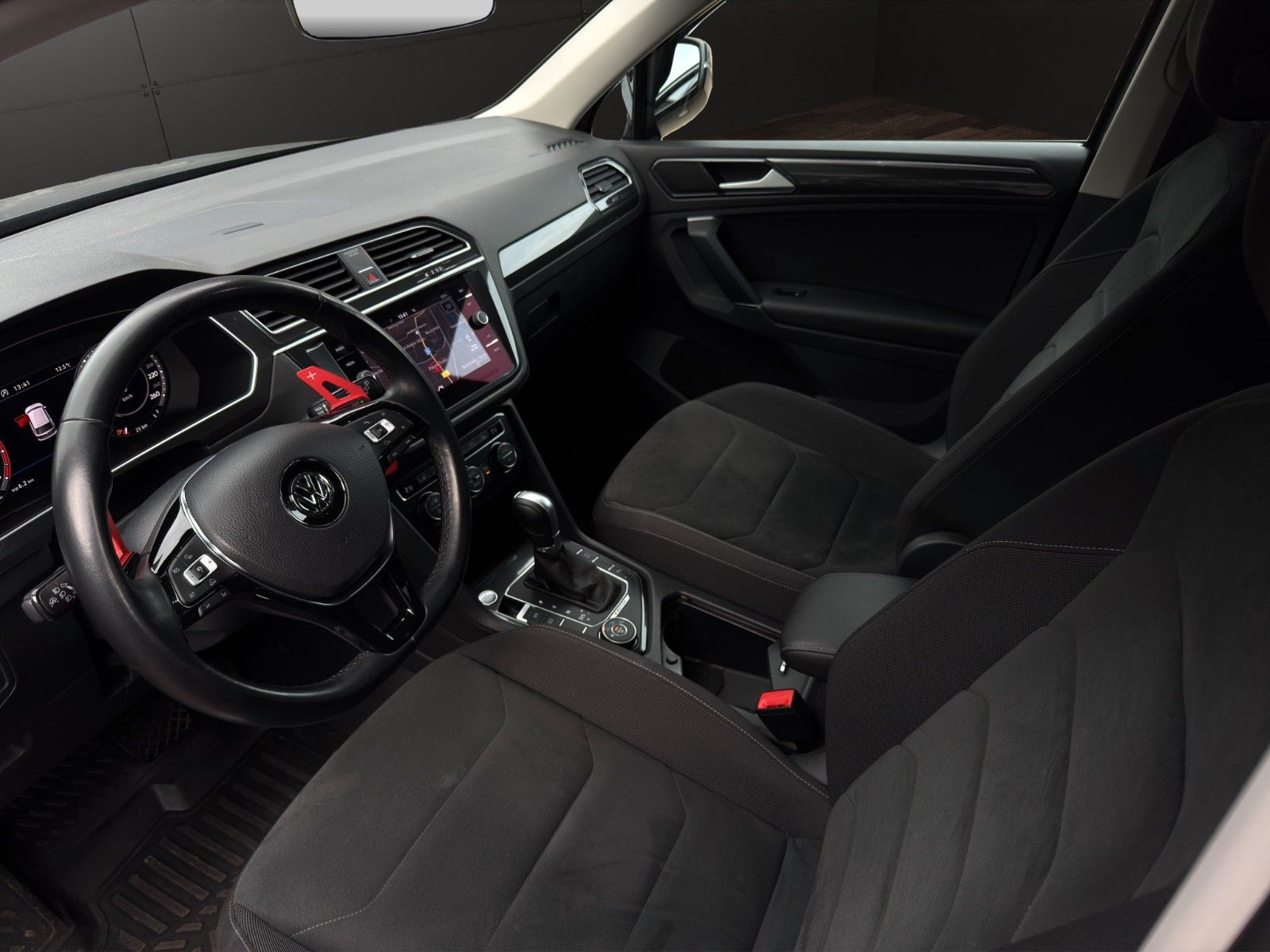 Fahrzeugabbildung Volkswagen Tiguan R-Line 4Motion*Sportauspuff*Dig.Cock*AHK*