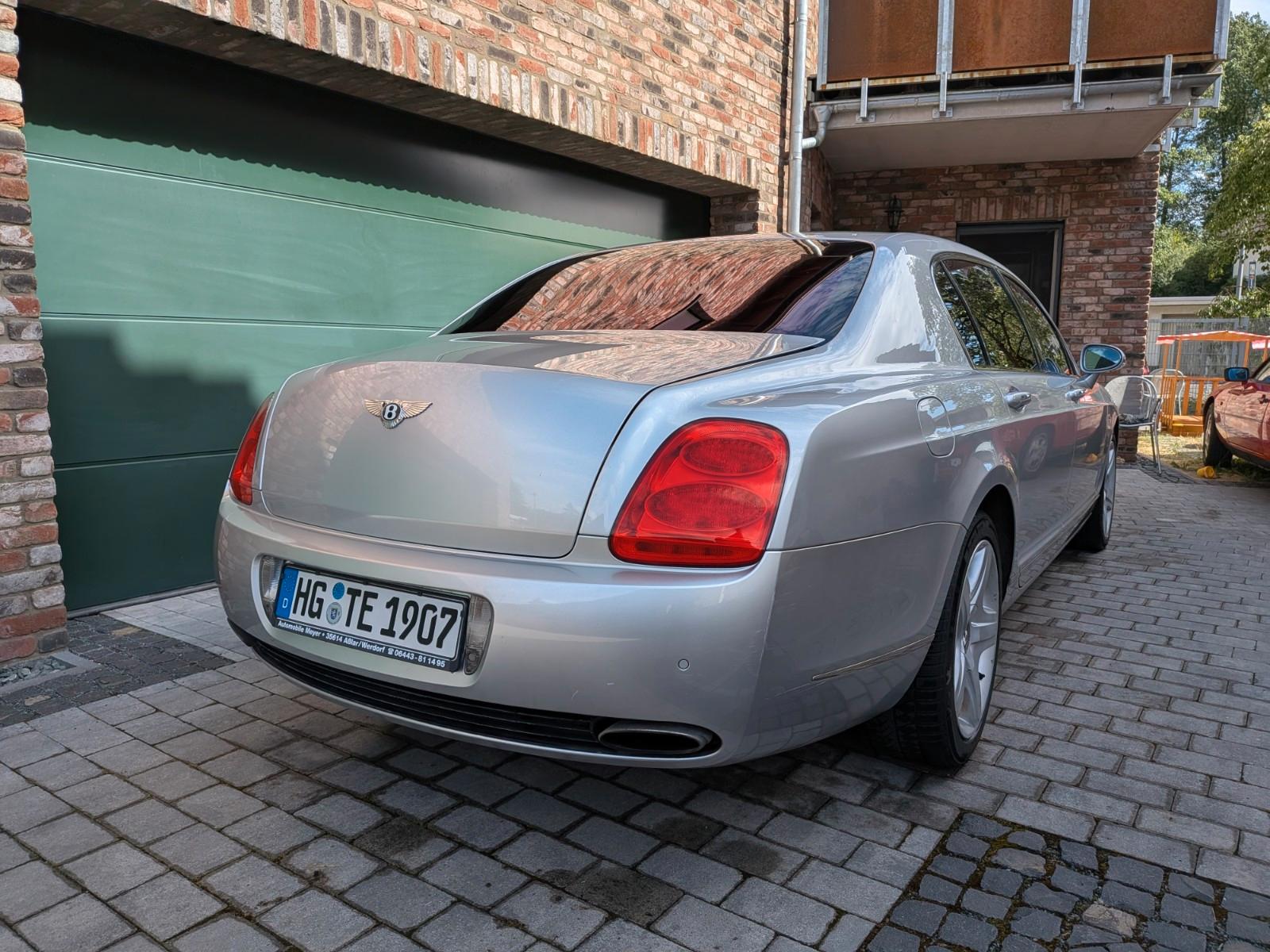 Bentley Continental Flying Spur 4-Sitzer, Vorhang, SHD