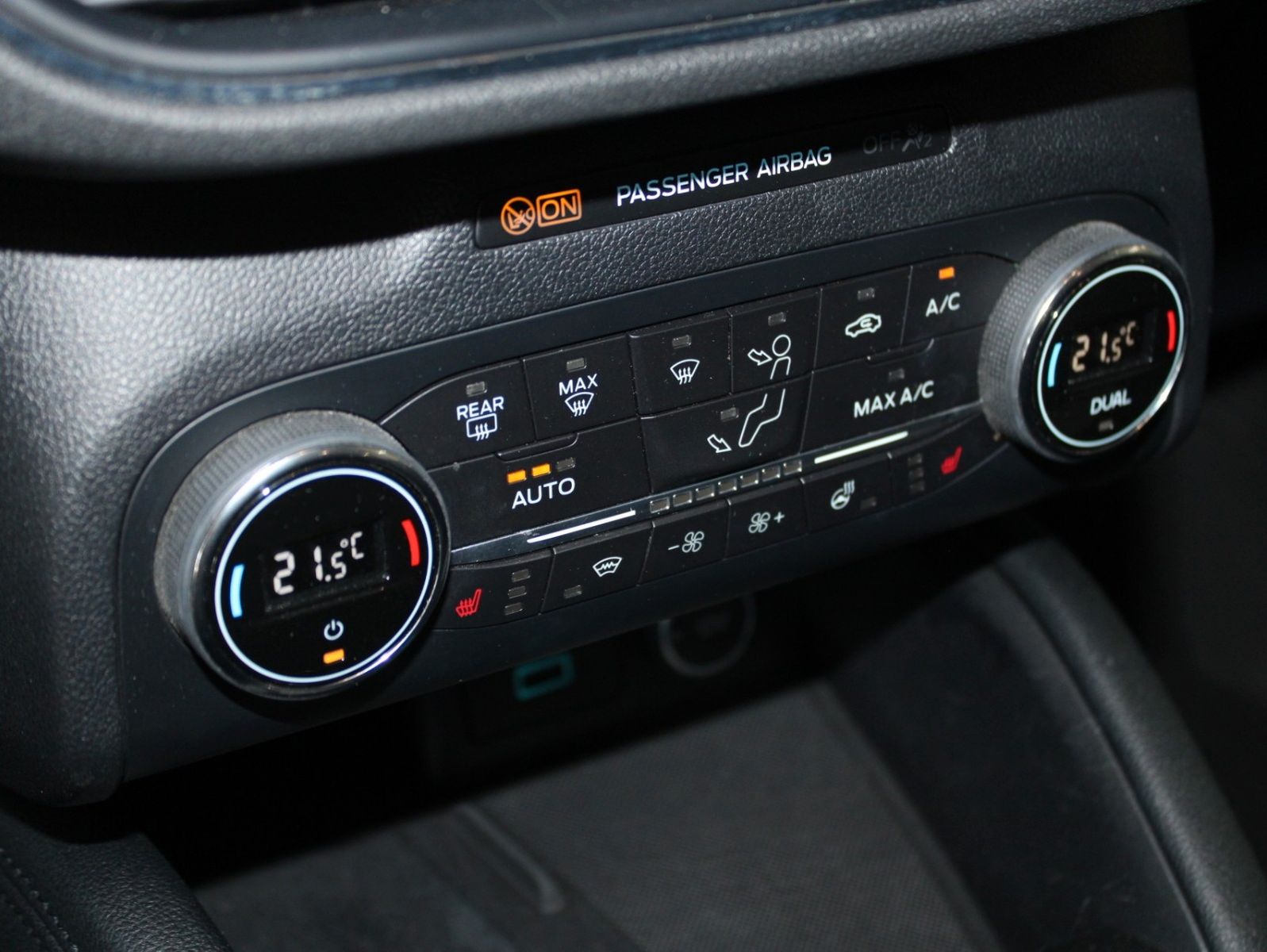 Fahrzeugabbildung Ford Kuga PHEV Titanium Aut. el.Heckklappe WinterPak.