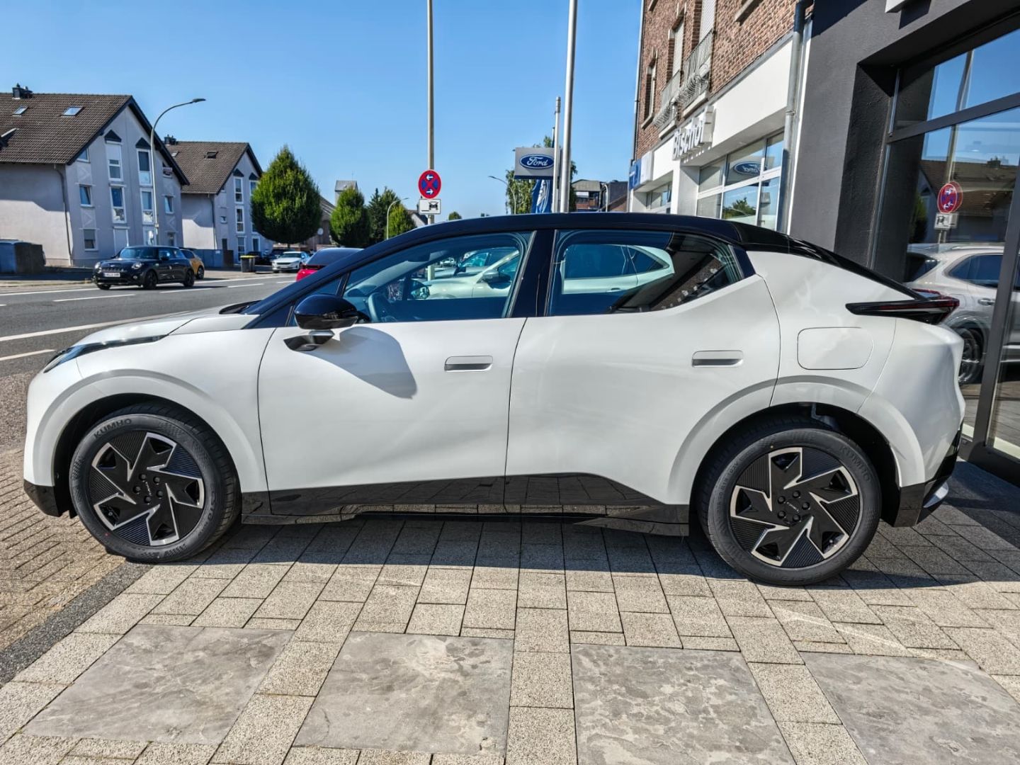 Lynk & Co 02