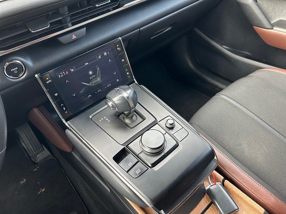 Fahrzeugabbildung Mazda MX-30 35kWh FIRST EDITION MATRIX+HEADUP+NAV+SHZ+