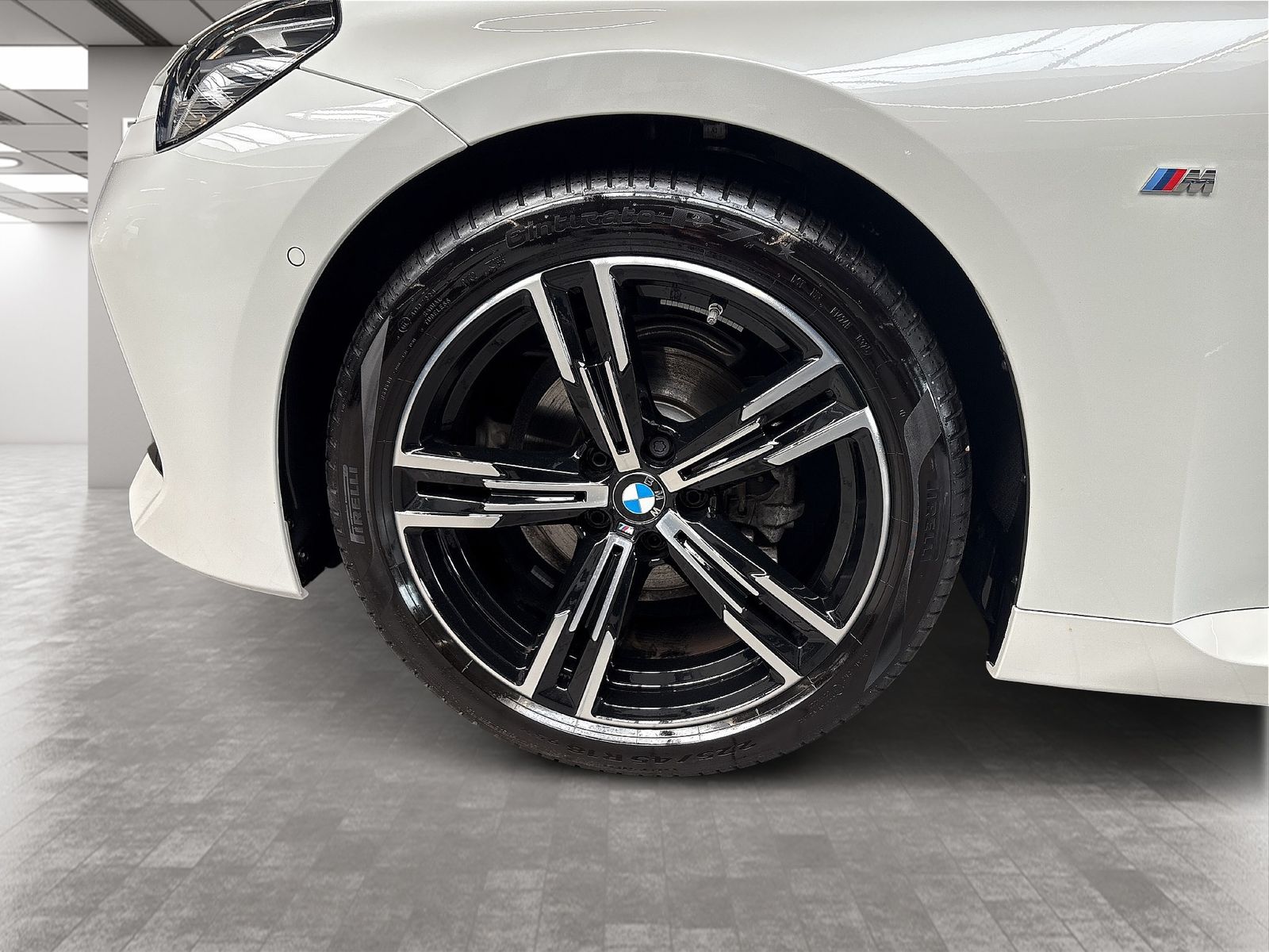 BMW 218 - Bild 8