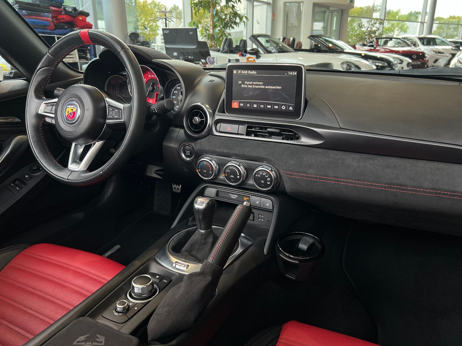 Fahrzeugabbildung Abarth 124 Spider Turbo Turismo LED LEDER