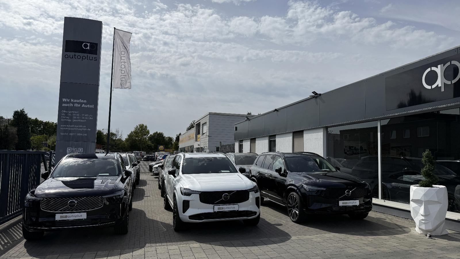 showroom-image-top