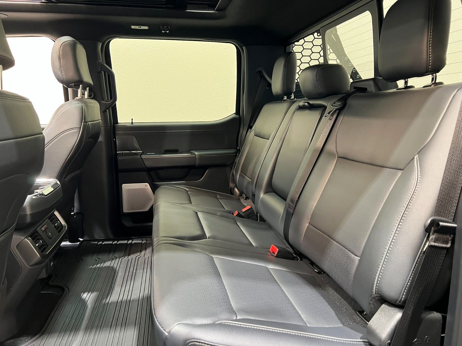 Fahrzeugabbildung Ford F-150 Lariat 5.0L V8  5,5"  MY25 * RTR UMBAU*