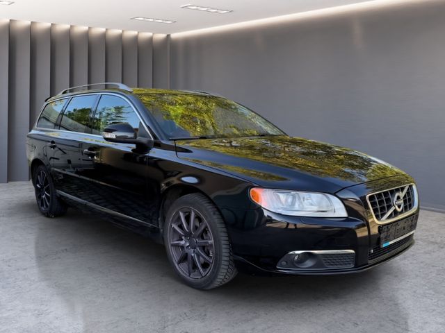 Volvo V70 Summum AWD D5 AUT.*LEDER*XE*NAVI*