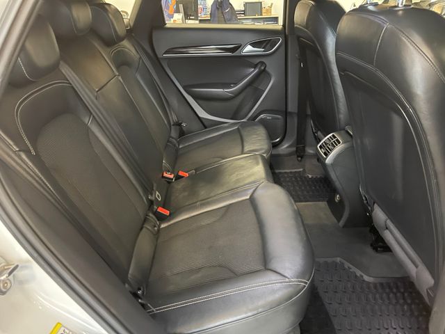 Audi Q3 sport 2,0 TDI S-LINE*LED*NAVI*AHK*HIFI*DAB*