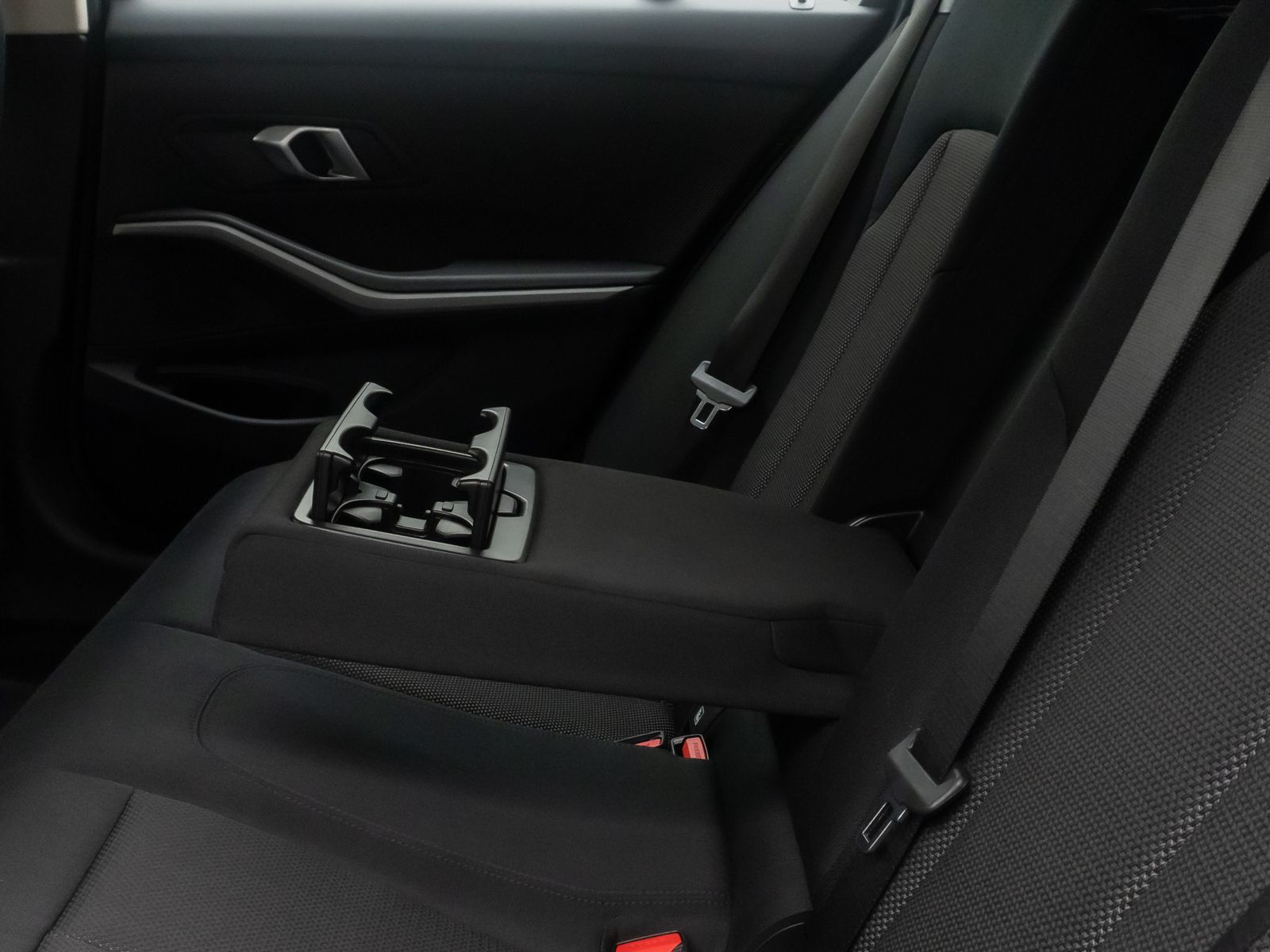 Fahrzeugabbildung BMW 320e  DAB CockPitPlus PDC WidscreenDisplay LED