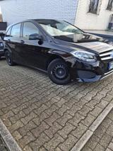 Mercedes-Benz Auto Mercedes Benz - Mercedes-Benz 200 aus 2017