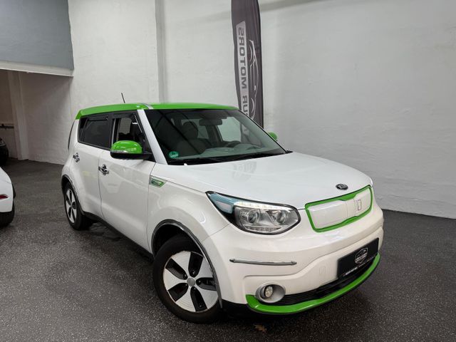 Kia Soul **EV  Plug**