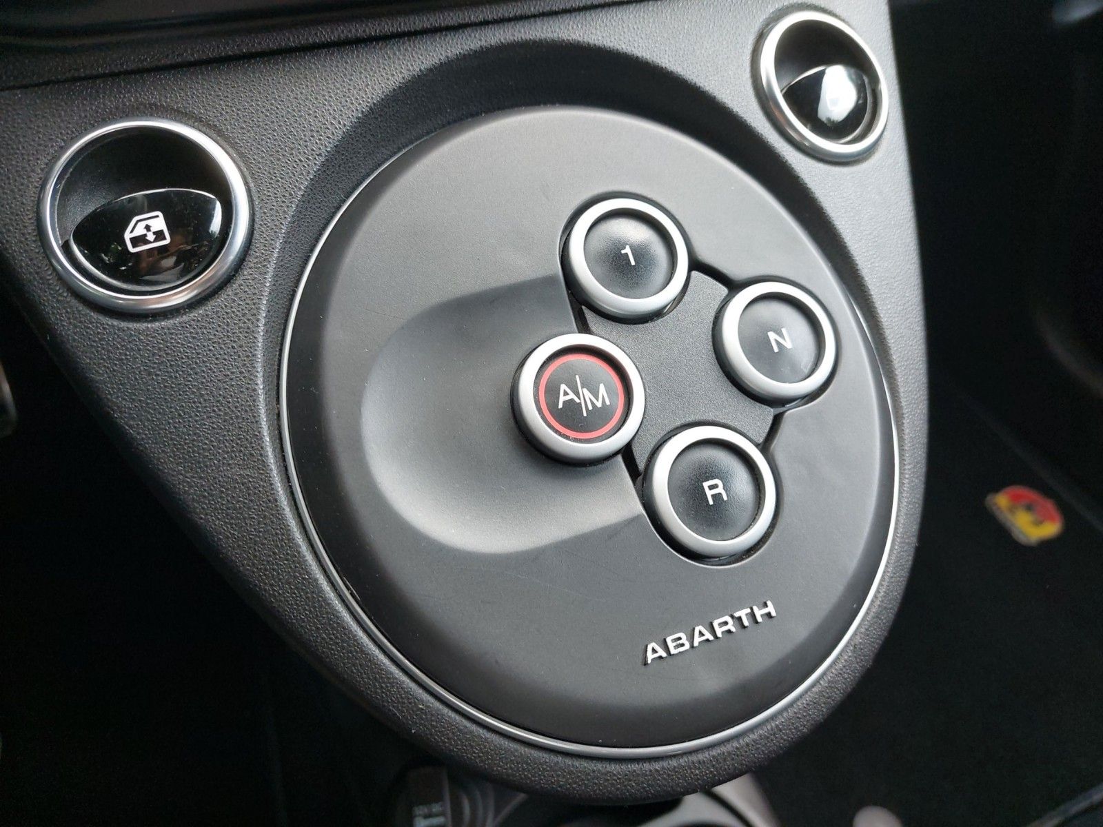 Abarth RED EDITION CARPLAY PDC SPORT-FAHRWERK – Bild 19