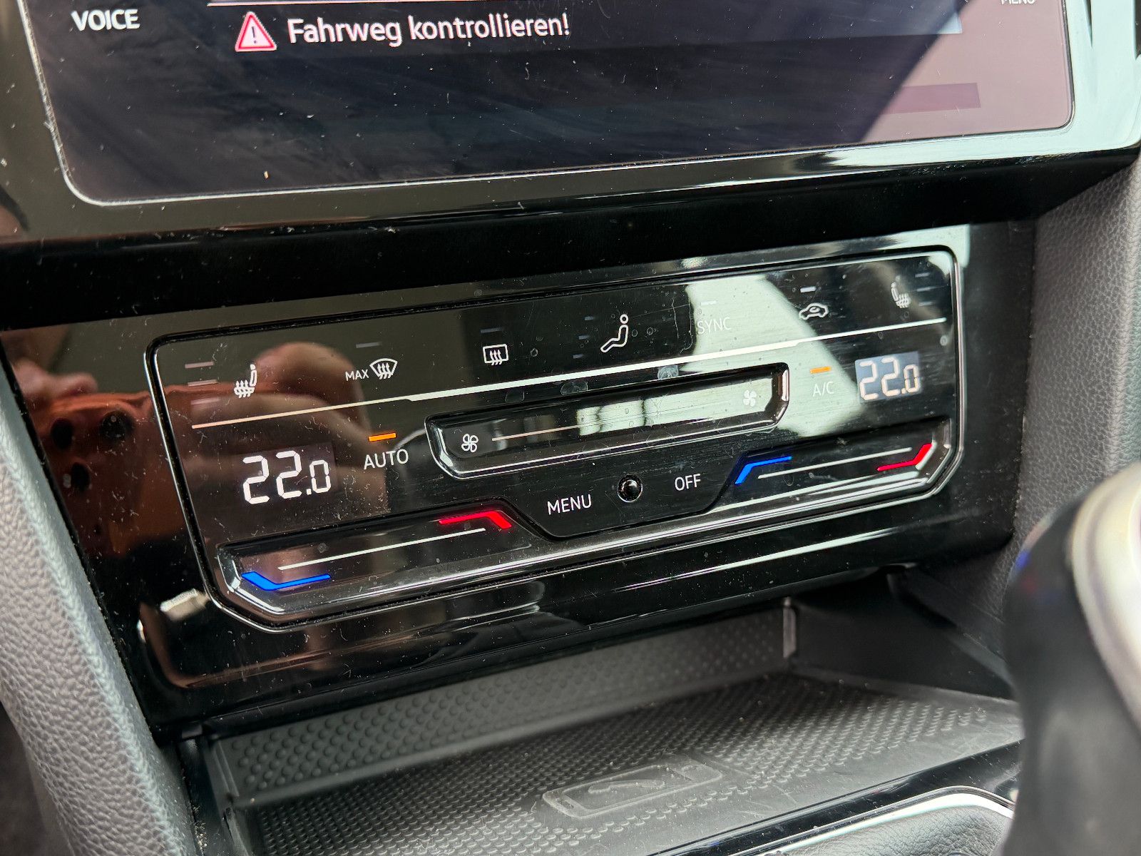 Fahrzeugabbildung Volkswagen Passat 2.0 HIGHLINE /KAMERA/MASSAGE/SHZ/LED/NAVI