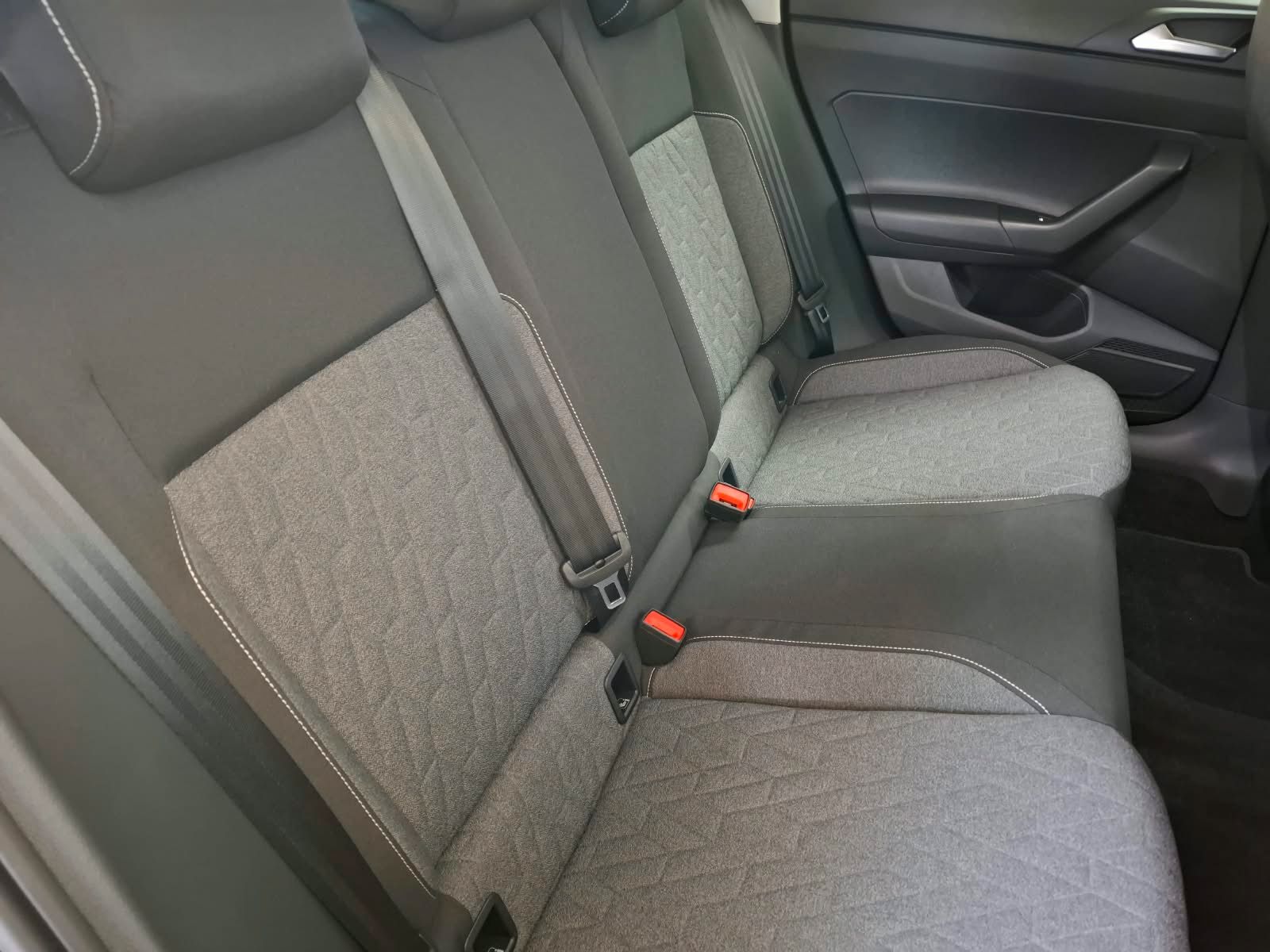 Fahrzeugabbildung Volkswagen Polo Move 1.0 TSI DSG + IQ.Drive + Kamera + LED