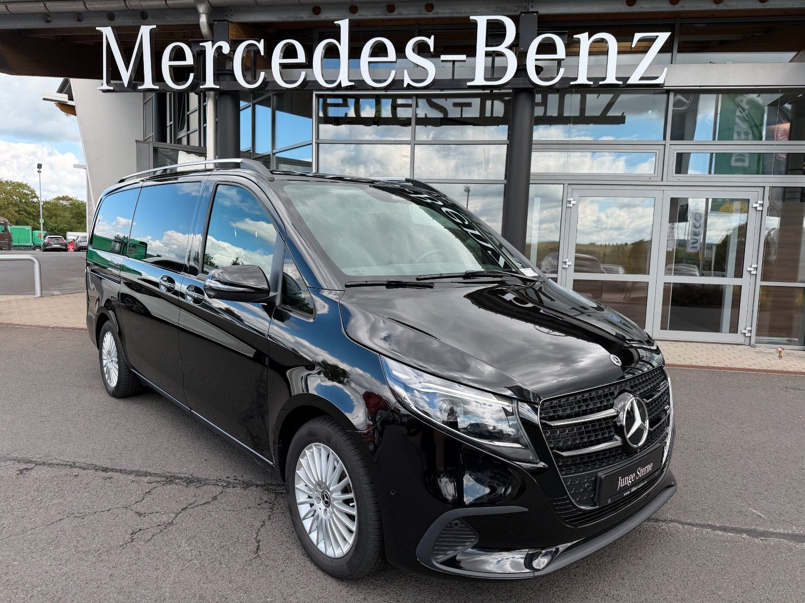 Fahrzeugabbildung Mercedes-Benz V 250 d STYLE LED AHK2,5to DISTRONIC LED