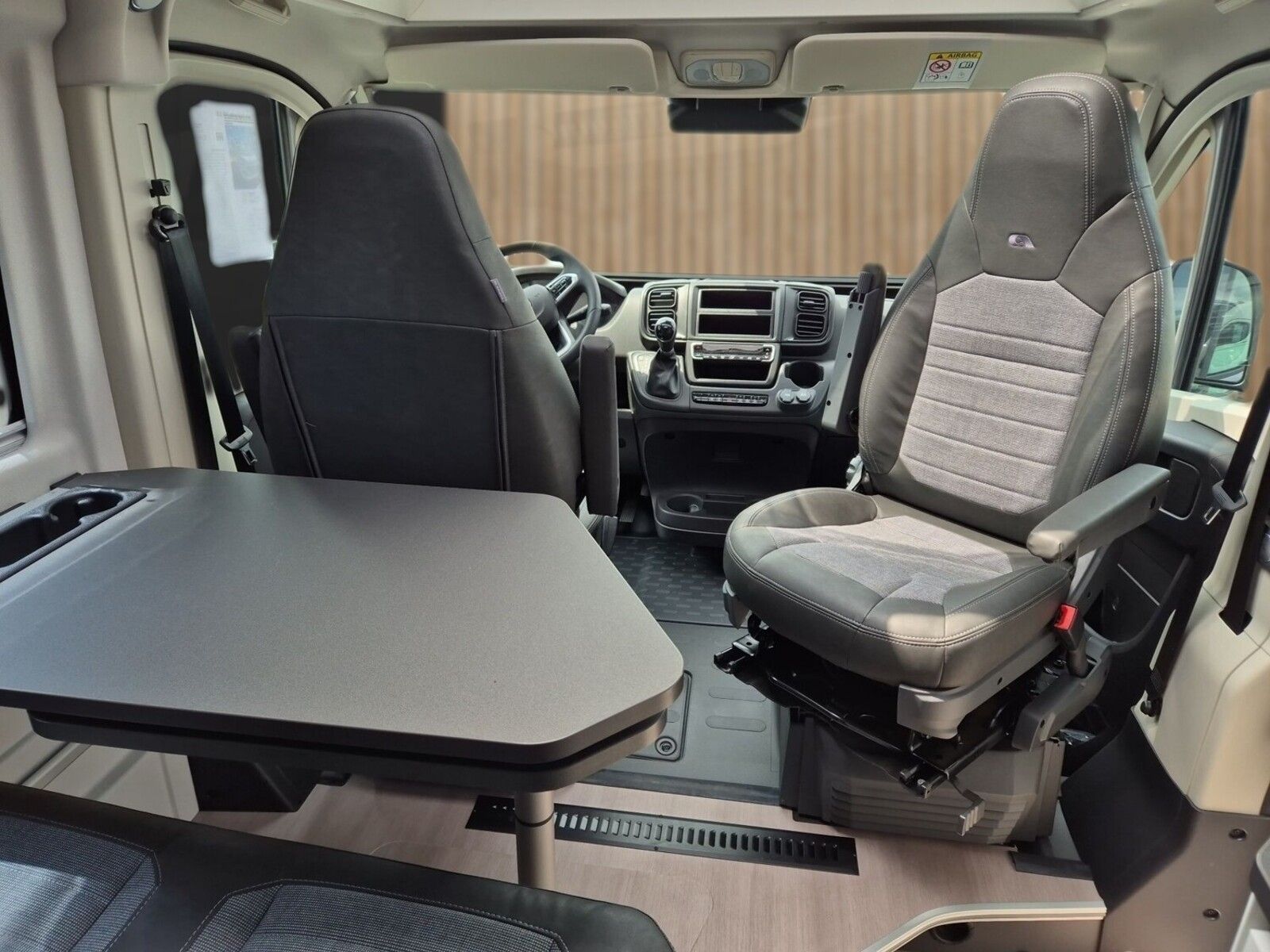 Fahrzeugabbildung Adria Twin Supreme 640 SLB Markise,Lith,Solar,Radio...