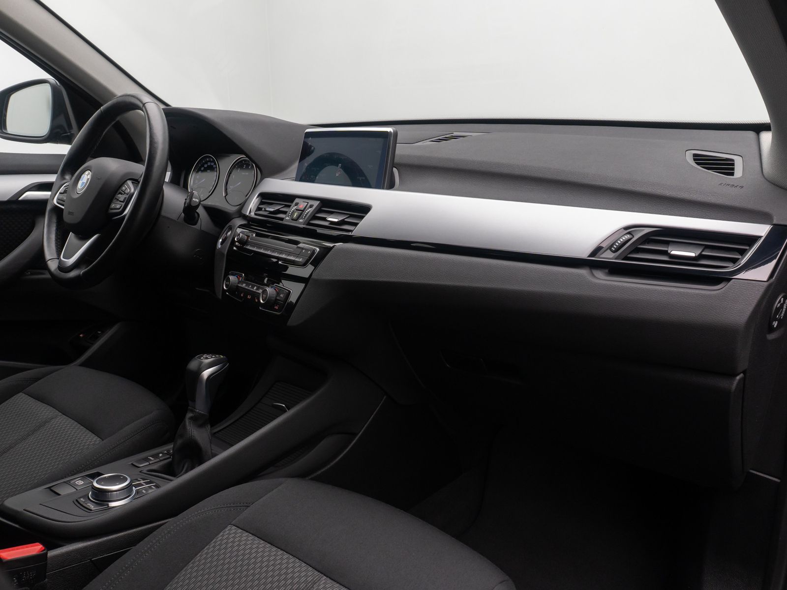 Fahrzeugabbildung BMW X1 xD25e Kamera DAB HiFi AHK Navi Geschwindigreg