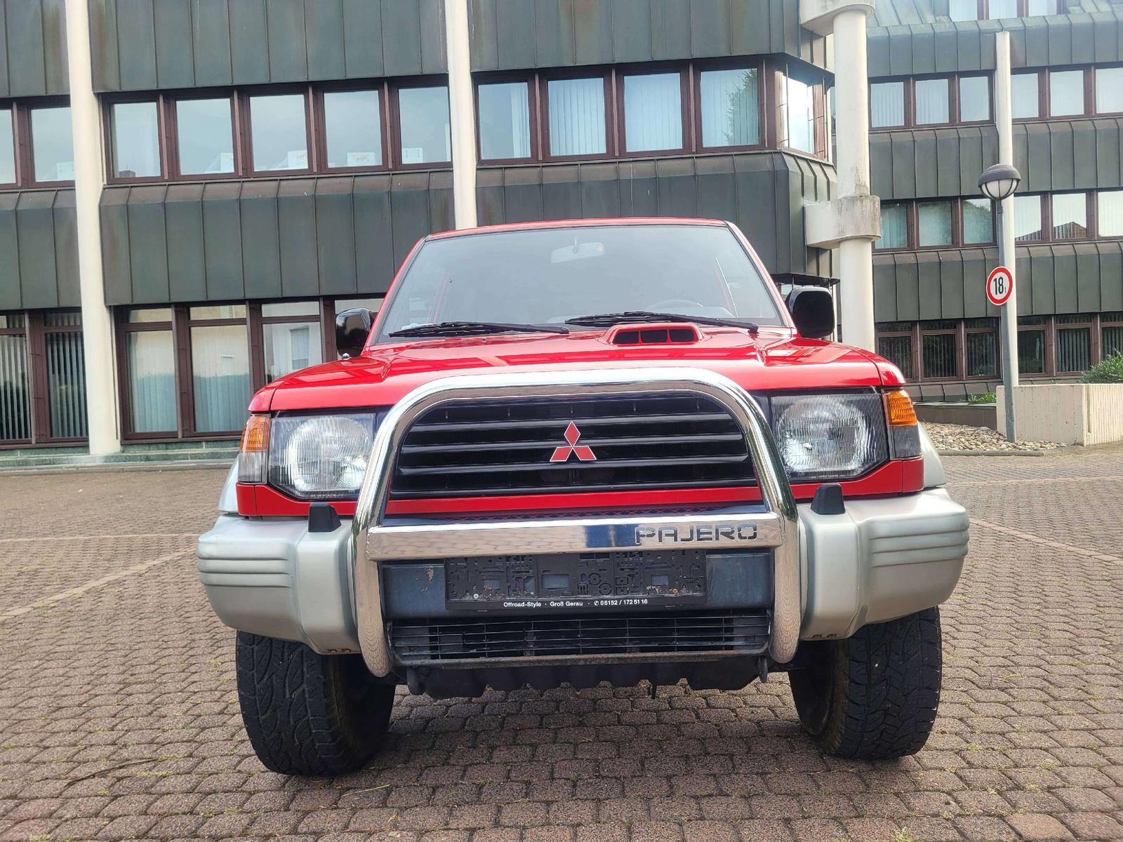 MITSUBISHI PAJERO 2800 TD - 125 ch - 4X4 - BVM - ATTELAGE FIXE