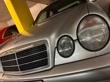 Mercedes-Benz Mercedes W210 E200 - Mercedes-Benz E 200: Limousine, W210