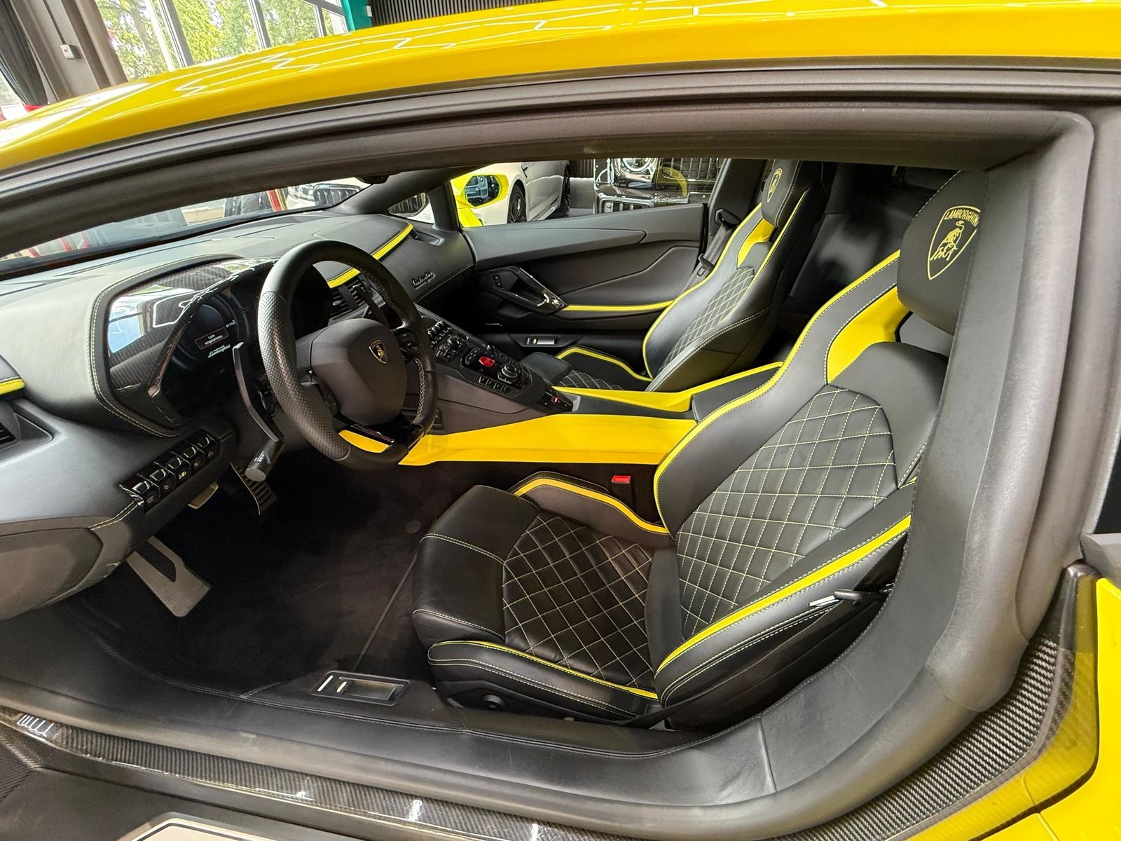 Lamborghini Aventador S foto 18