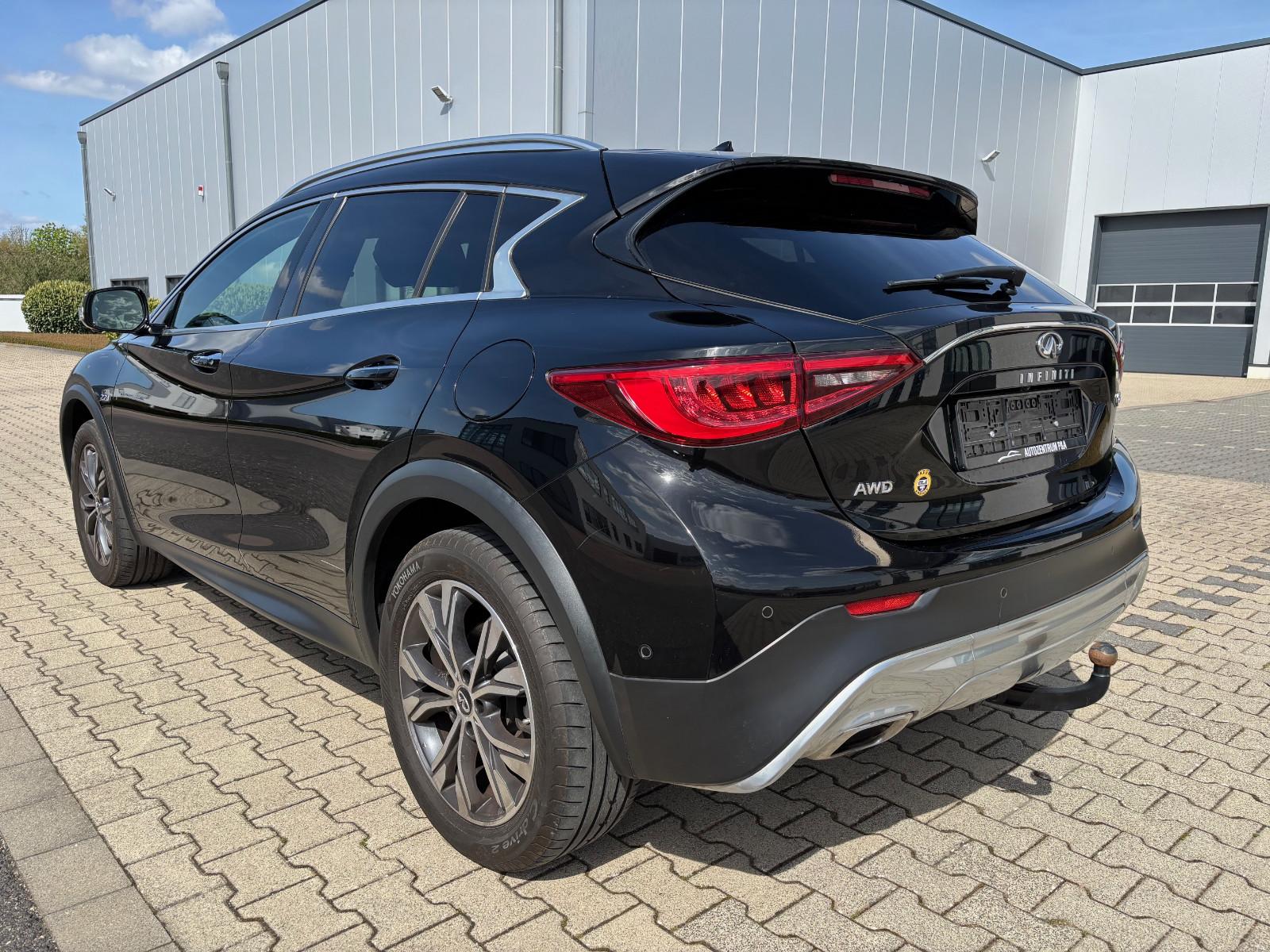 Infiniti Q30 2.2 d AWD Premium LEDER PANORAMA AHK