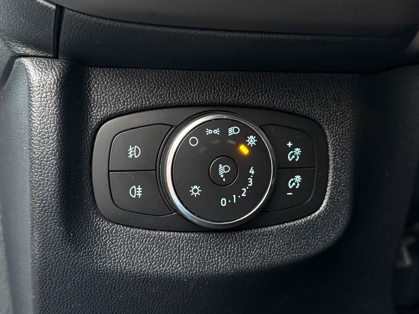 Fahrzeugabbildung Ford Transit Courier 1.5 TDCi CARPLAY+KLIMA+PDC+VIRT+