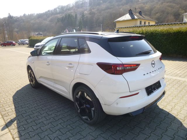 Grandland GSe 4x4 Plug-In-Hybrid Automatik