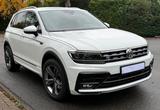 Volkswagen Tiguan R-Line Voll Standhzg Leder el.Sitz Automa - VW Tiguan Gebrauchtwagen in Bremen