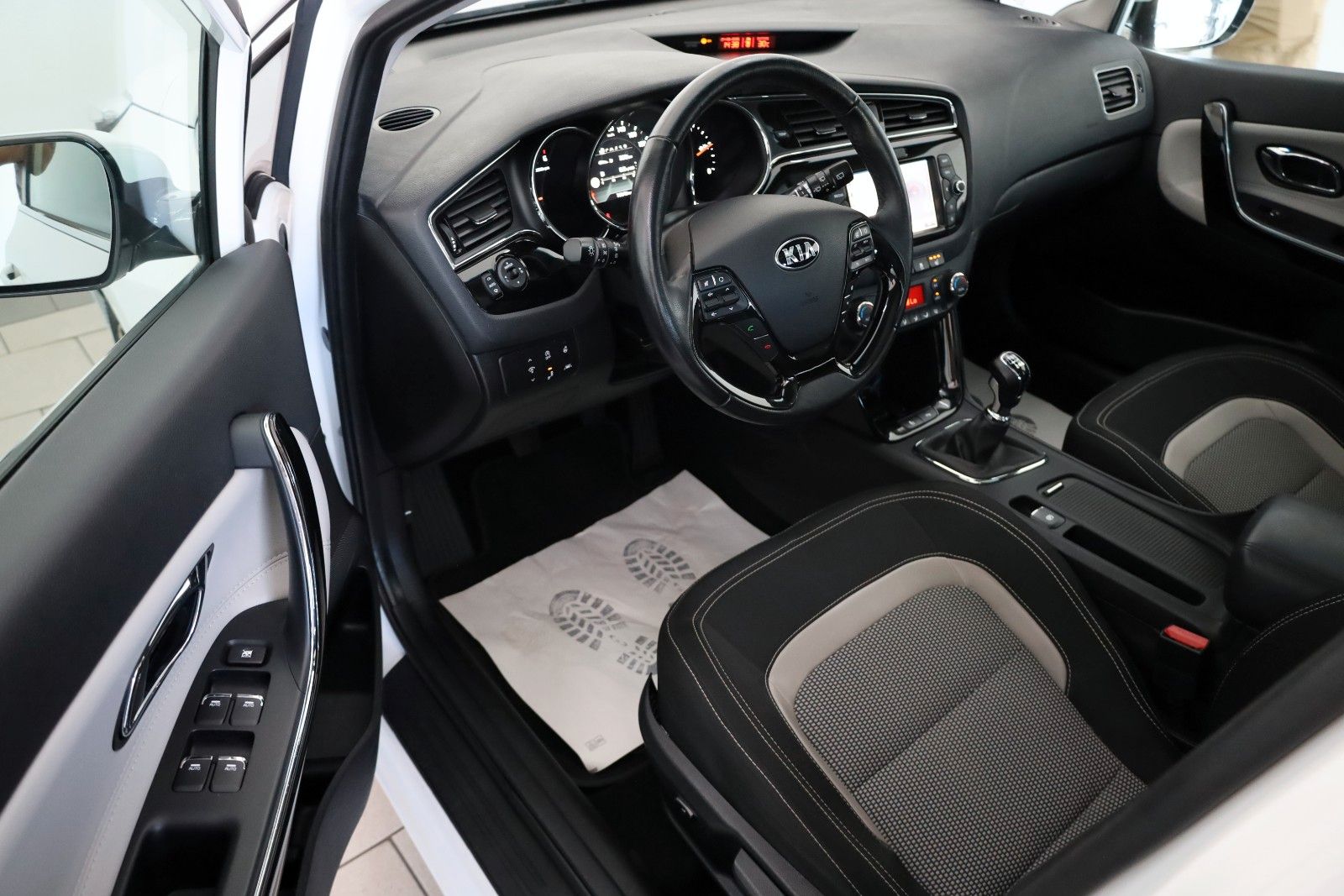 Fahrzeugabbildung Kia cee'd Sportswagon Spirit Navi,Xen,Kamera,PanDach
