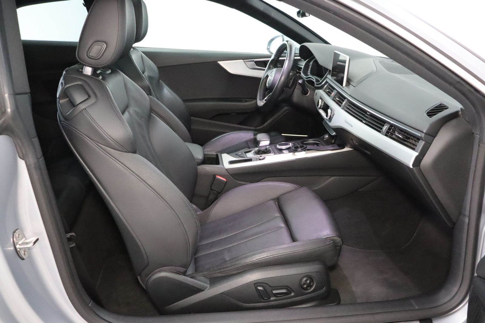 Fahrzeugabbildung Audi A5 Coupe 2.0 TFSi S-line Quattro S-tronic