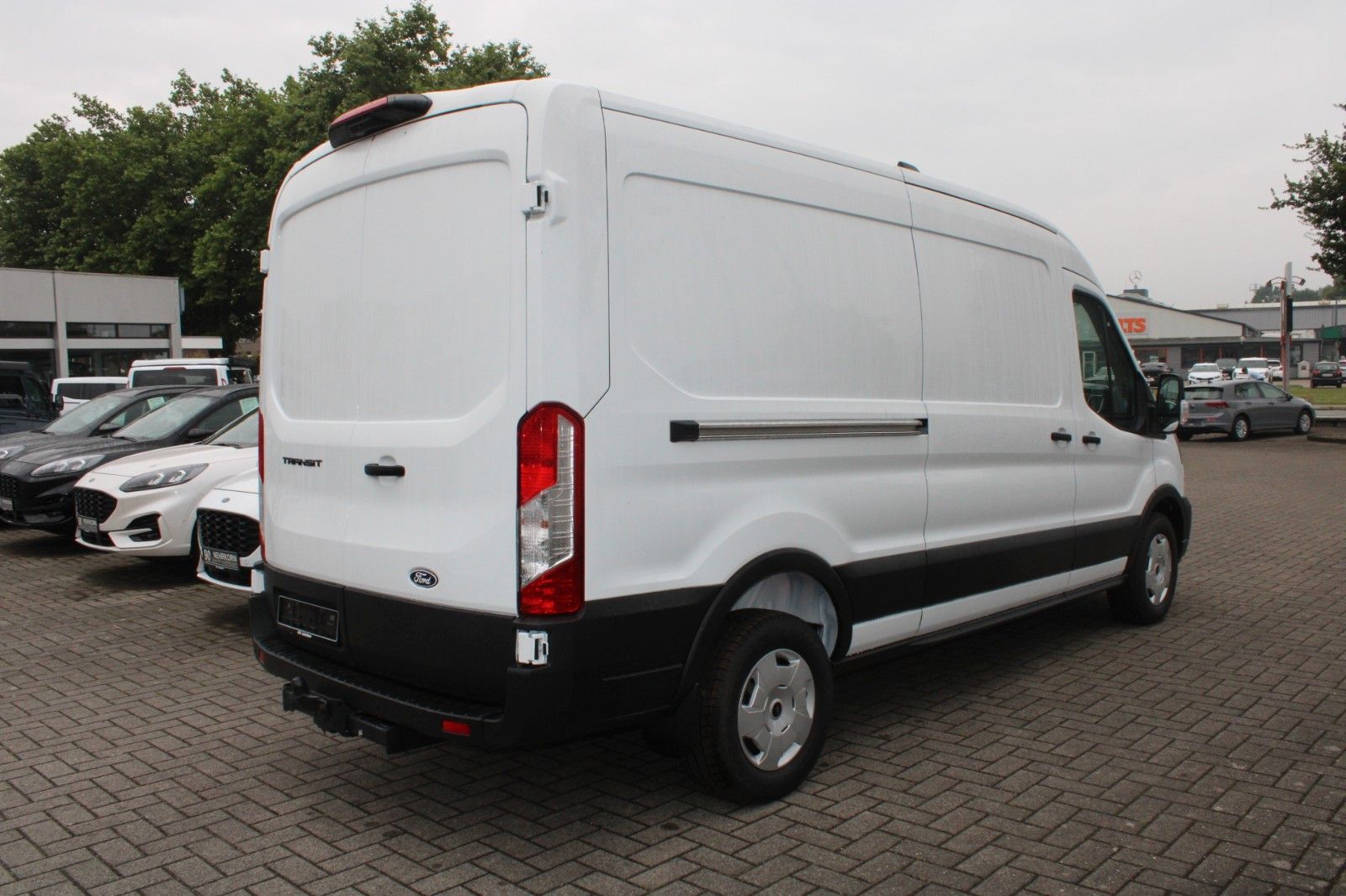 Fahrzeugabbildung Ford Transit L3 H2 LKW Kasten hoch lang KLIMA AHK CAM