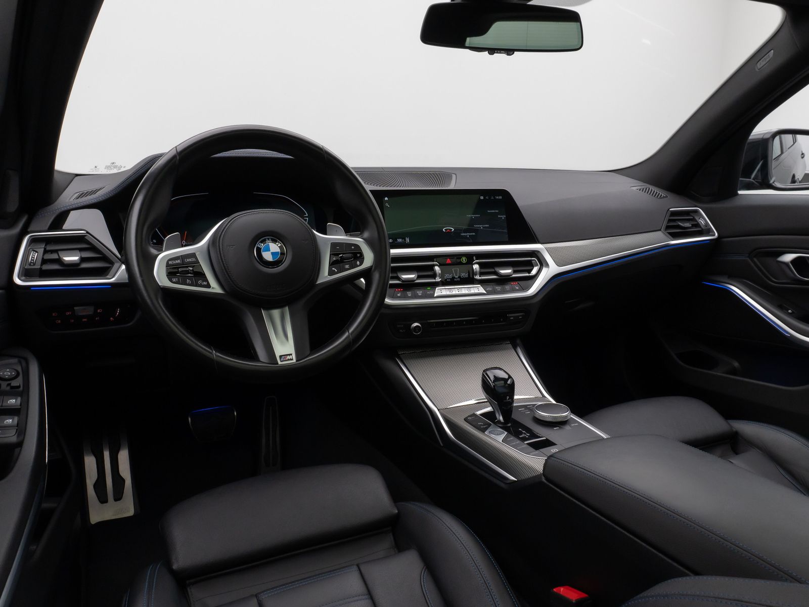 Fahrzeugabbildung BMW 330i M Sport Panorama Kamera Laser HUD DAB HiFi