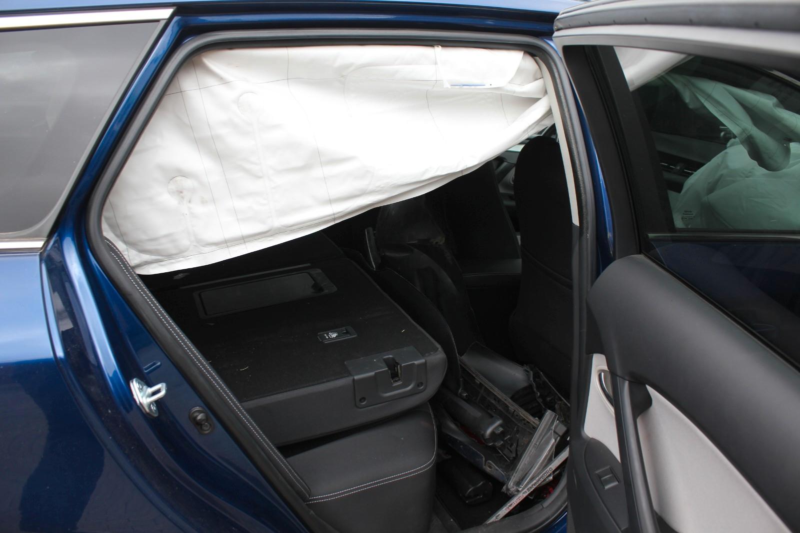 Toyota Avensis 2015 — photo 7