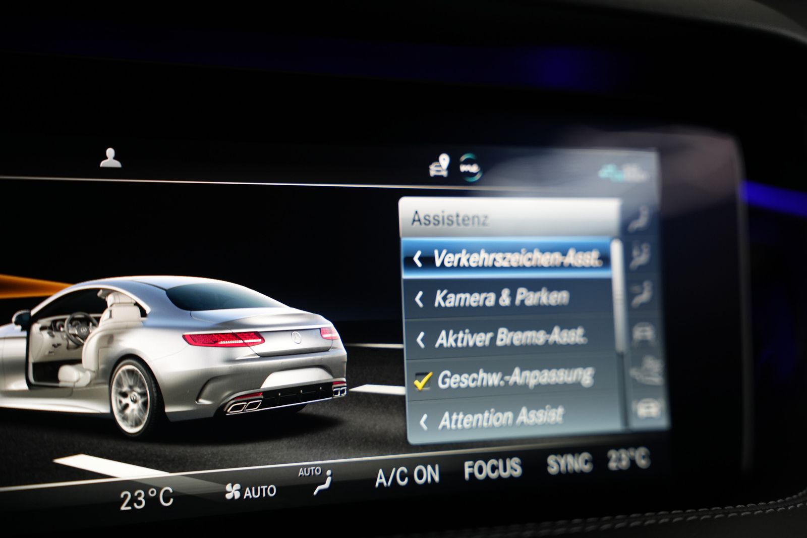 Fahrzeugabbildung Mercedes-Benz S S 63 AMG 4Matic *Pano*Designo*Ambiente*Carbon*