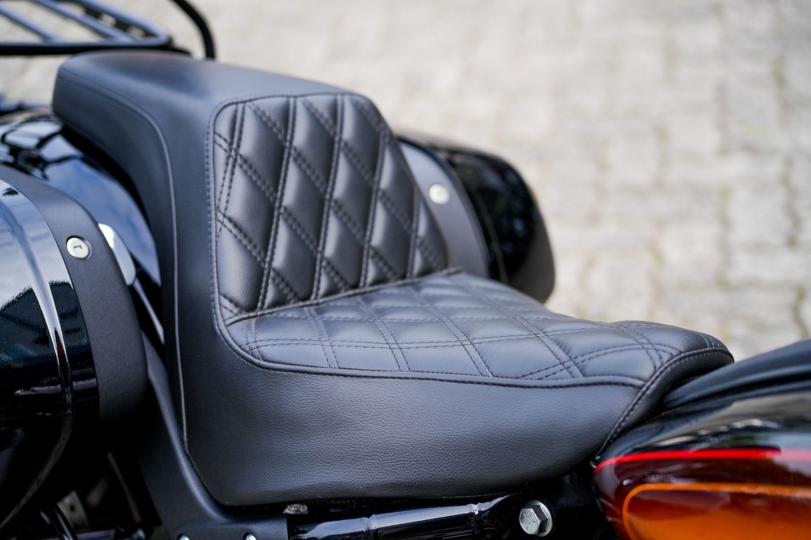 Fahrzeugabbildung Harley-Davidson FXLRST Low Rider ST 117 - HeinzBikes Clubstyle