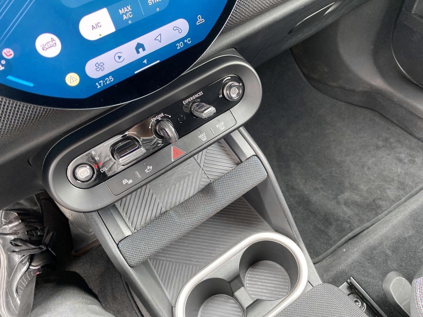 MINI Countryman C HUD AHK Navi LED el. Heckkl. Apple 