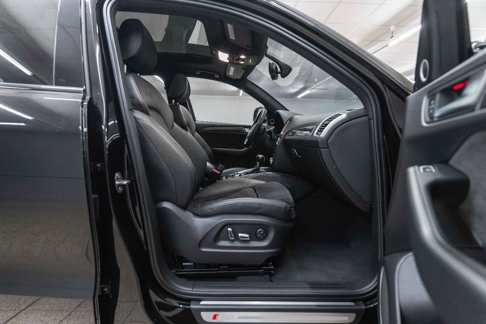 Fahrzeugabbildung Audi SQ5 3.0TFSI QUATTRO B&O BIXENON KAM NAV ALC PANO