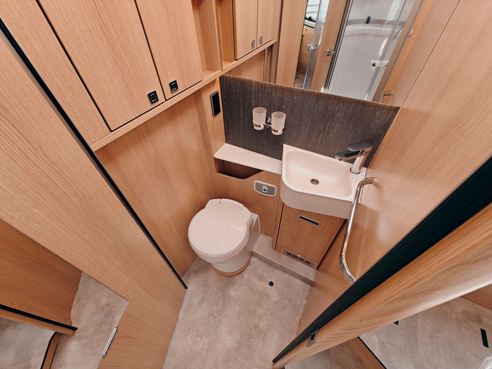 Fahrzeugabbildung HYMER / ERIBA / HYMERCAR B-KLASSE ML I 790 BLACKLINE